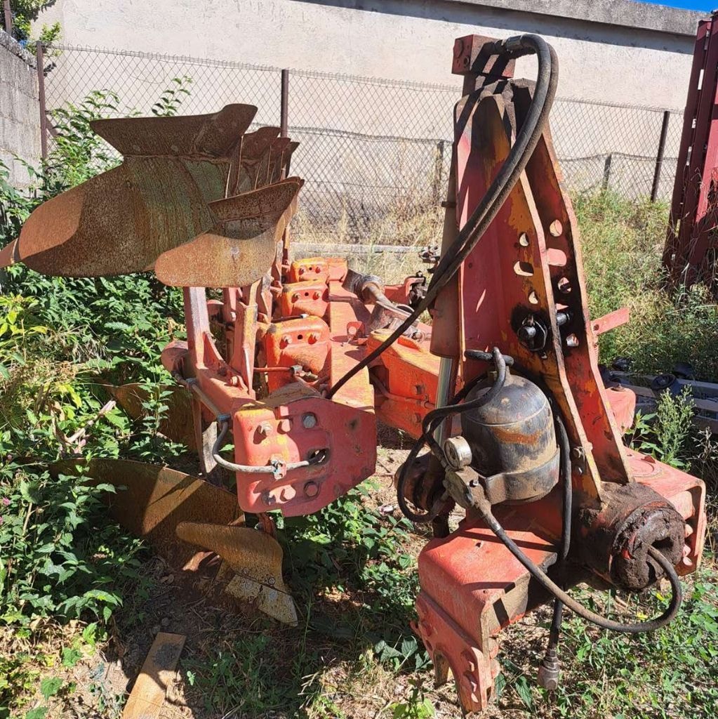 Charrue KUHN M120 - 4 SOCS - photo slide 3