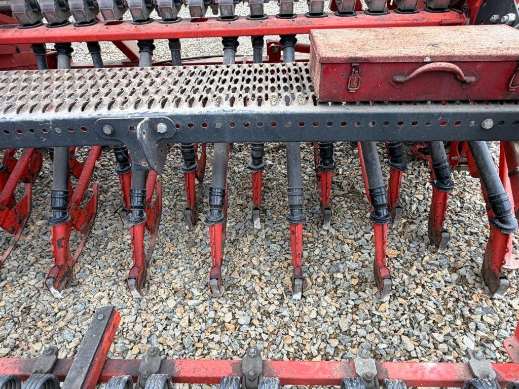 Semoir en ligne KUHN Premia 4000 - photo slide 13