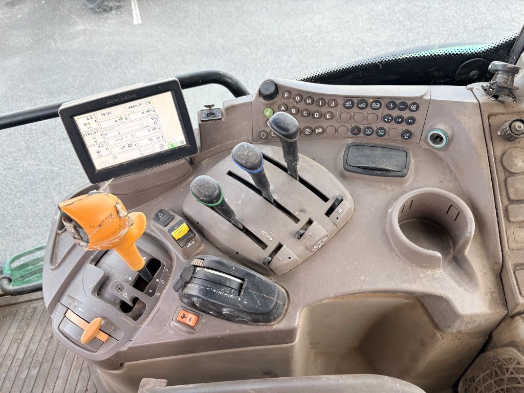 Tracteur JOHN DEERE 6115R - photo slide 16
