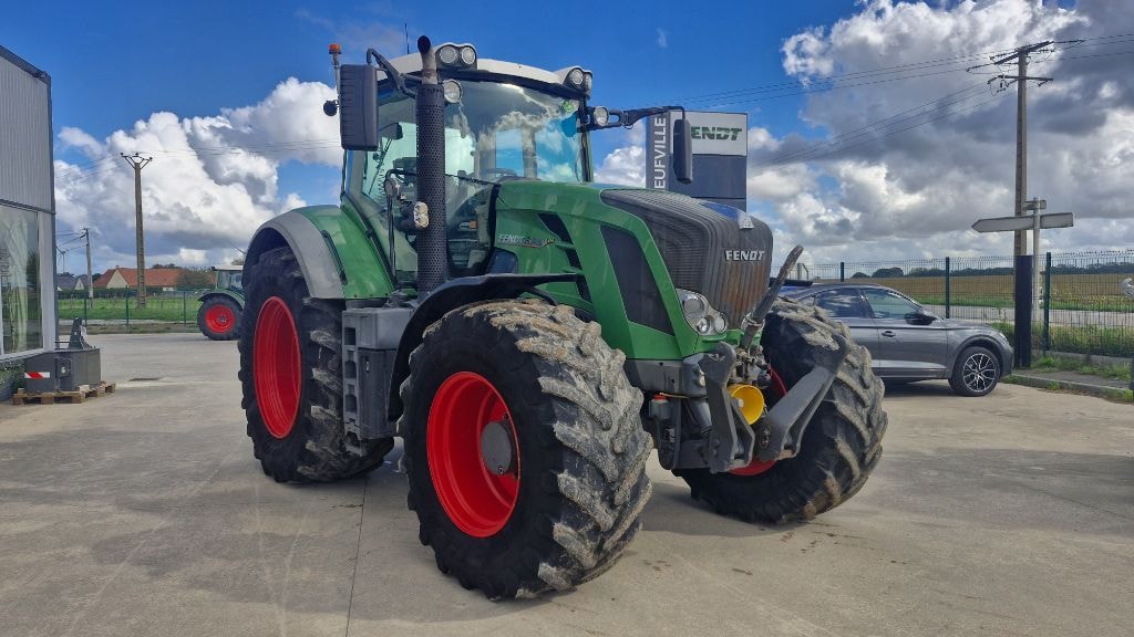 Tracteur FENDT 824 VARIO PROFI SCR - photo slide 10