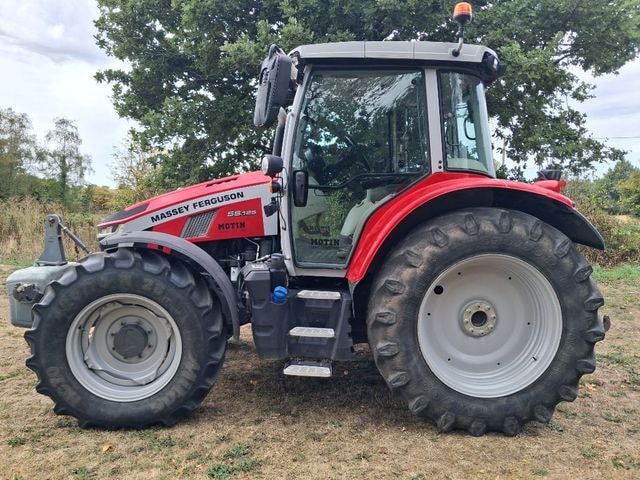 Tracteur MASSEY FERGUSON 5S 125 - photo slide 8