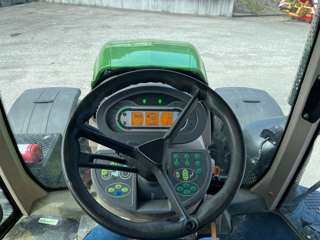 Tracteur FENDT 826 VARIO PROFI + - photo slide 12