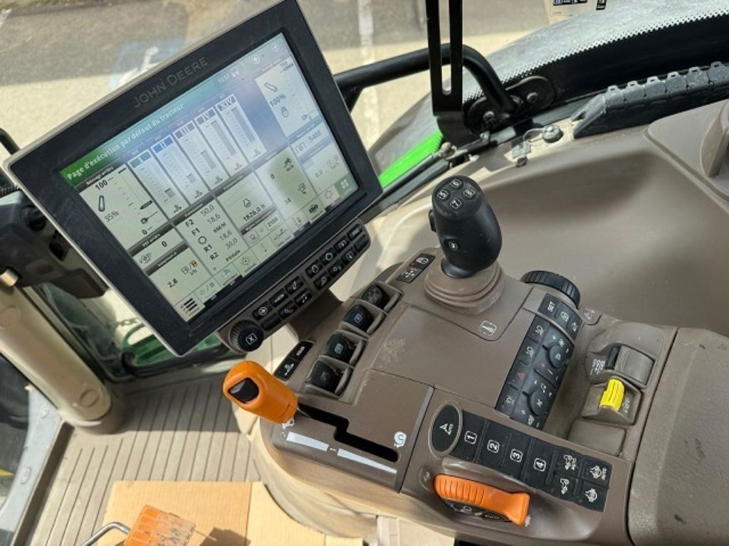 Tracteur JOHN DEERE 6130R - photo slide 10