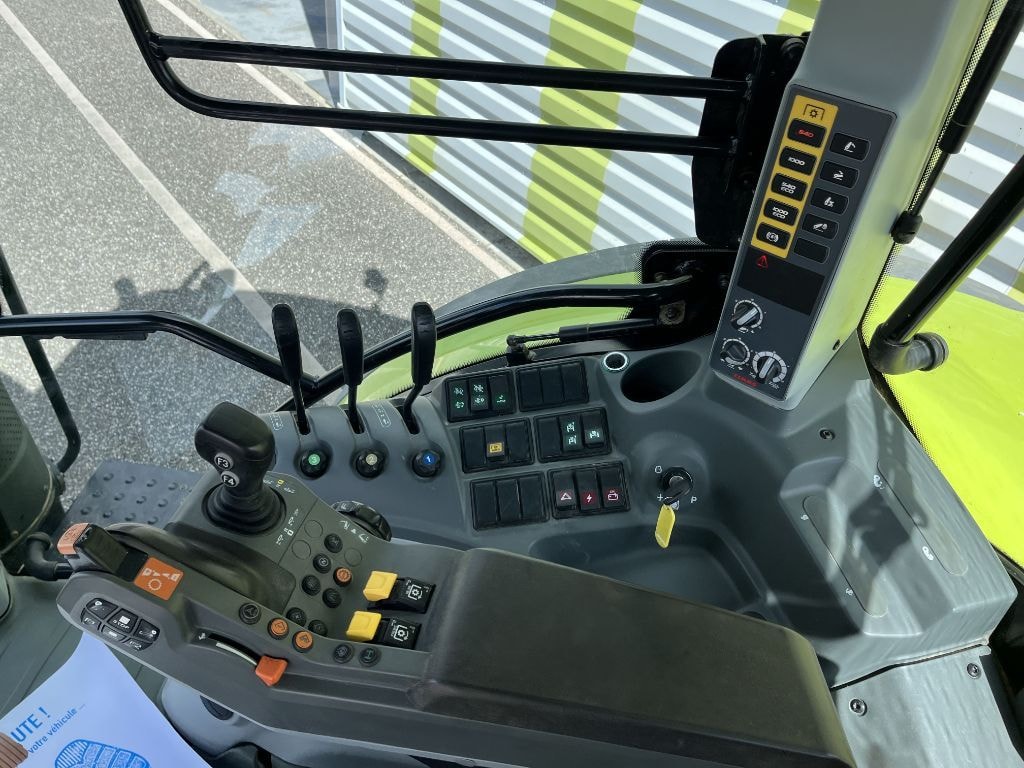 Tracteur CLAAS ARION 650 CIS PDF AV - photo slide 10