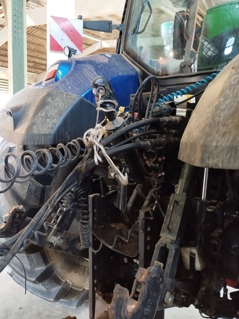 Tracteur NEW HOLLAND T7.275HD - photo slide 5