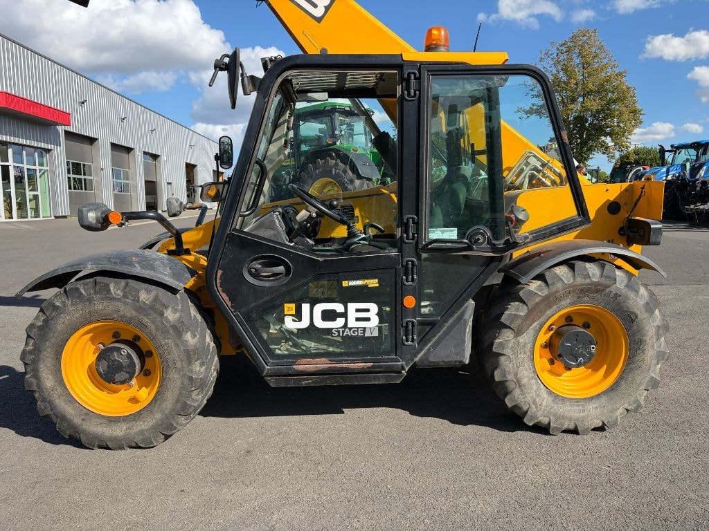 Telescopique JCB 525 60 AGRI + - photo slide 13