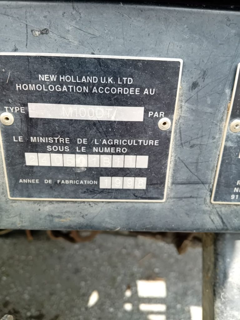 Tracteur NEW HOLLAND M100 - photo slide 10