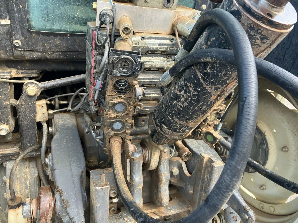 Tracteur VALTRA N 163 DIRECT - photo slide 10
