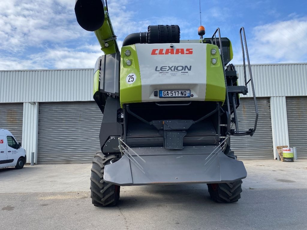 Moissonneuse CLAAS LEXION 6800 2RM - photo slide 14