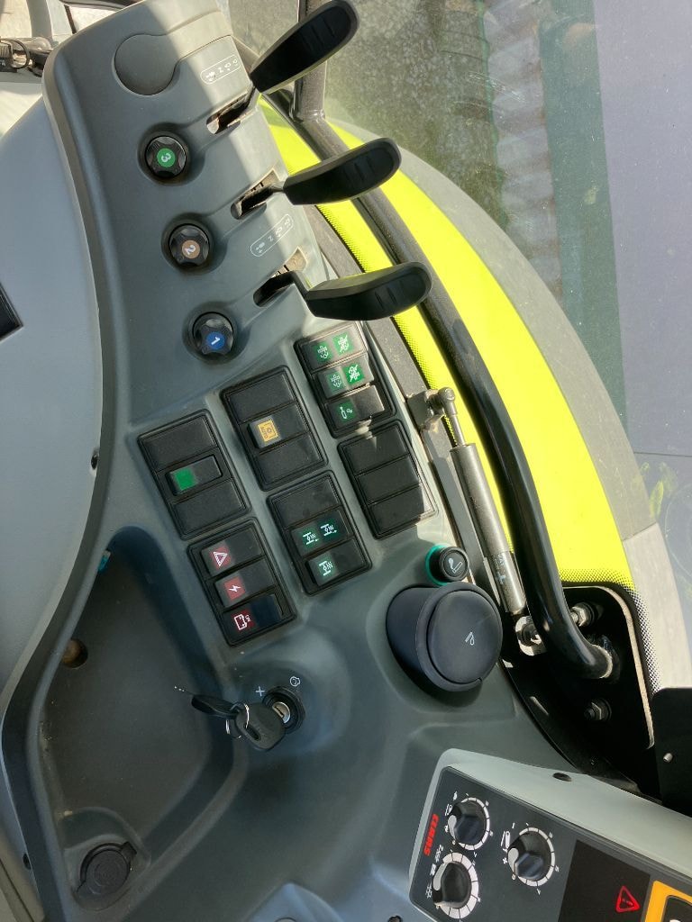 Tracteur CLAAS ARION 610 CIS - photo slide 11