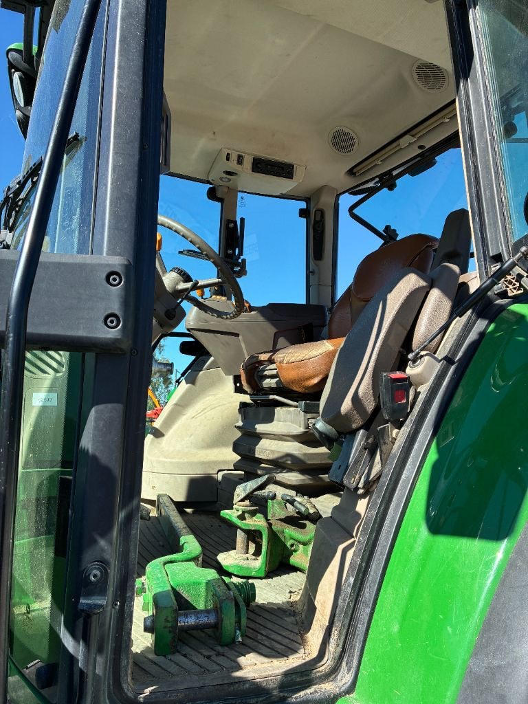 Tracteur JOHN DEERE 6155 M COMMAND QUAD  - photo slide 7