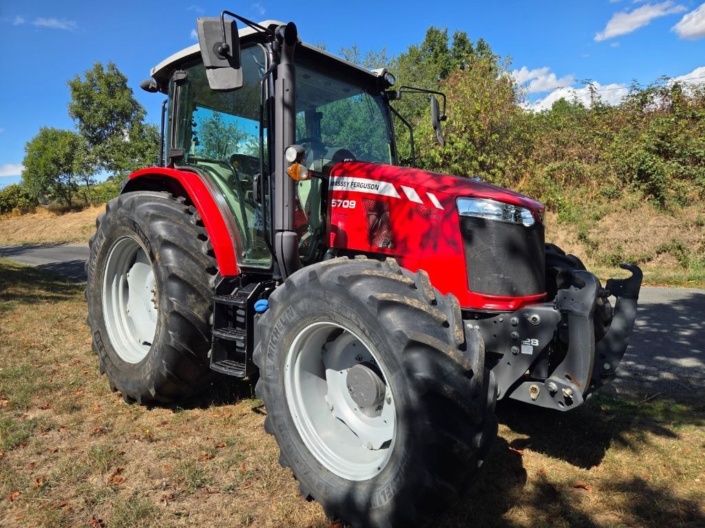 Tracteur MASSEY FERGUSON 5709 ESSENTIAL DYNA-4 - photo slide 5