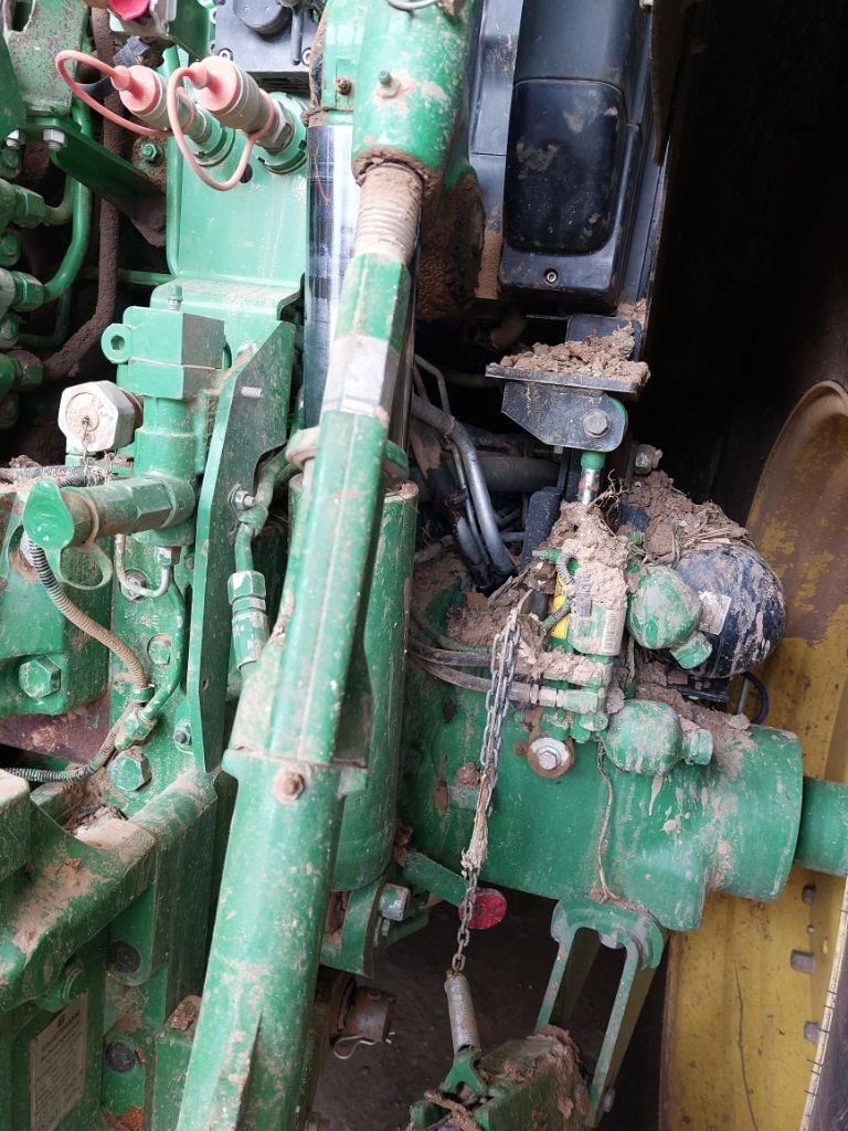 Tracteur JOHN DEERE 6215R - photo slide 11