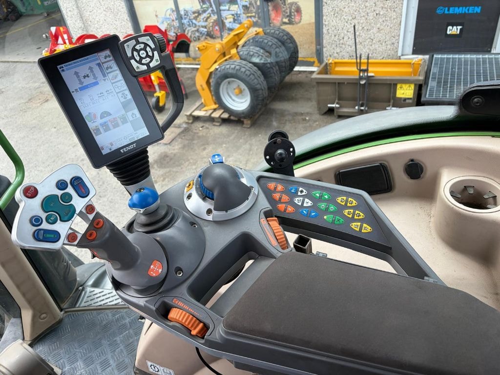 Tracteur FENDT 514 power + - photo slide 10
