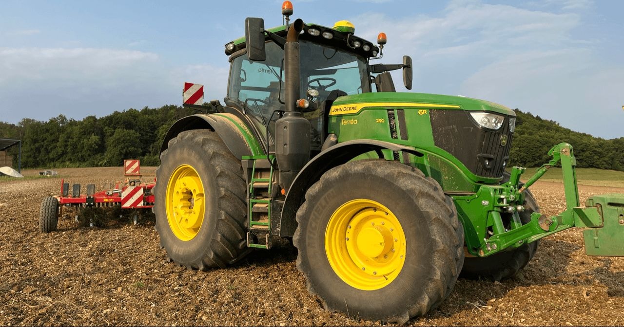 Tracteur JOHN DEERE 6R 250 - photo slide 1