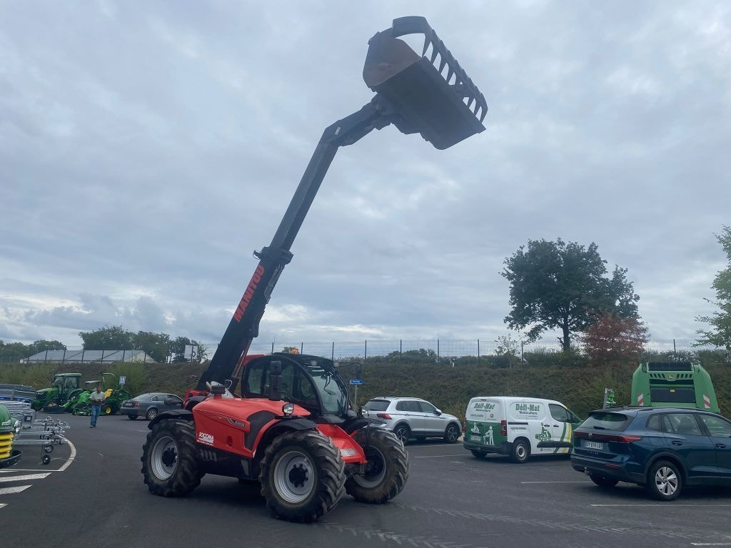 Telescopique MANITOU MLT 635-130 PS+ - photo slide 8
