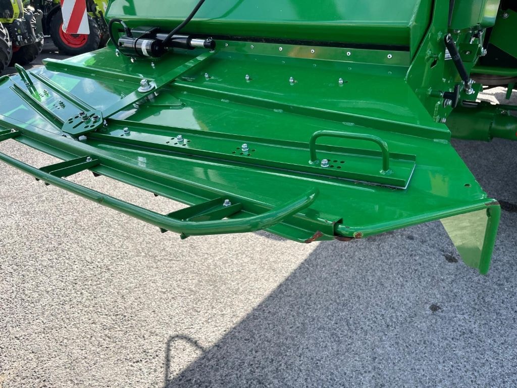 Moissonneuse JOHN DEERE T560i HILLMASTER - photo slide 13