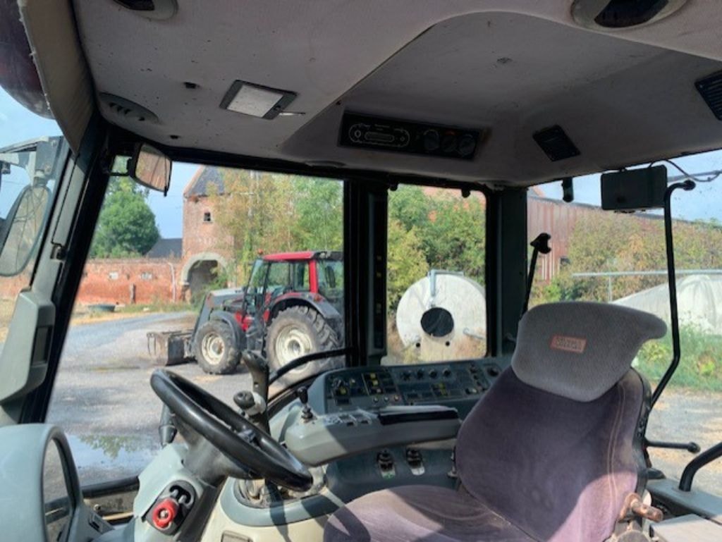 Tracteur VALTRA T160 - photo slide 6