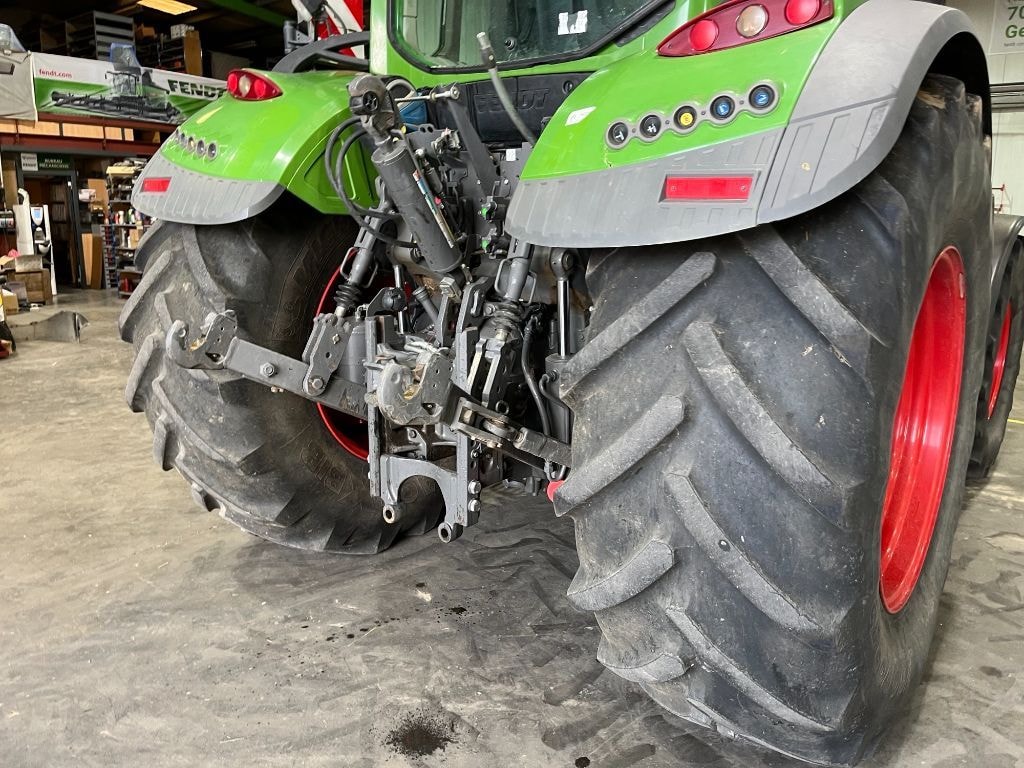 Tracteur FENDT 724 VARIO PROFI + - photo slide 11