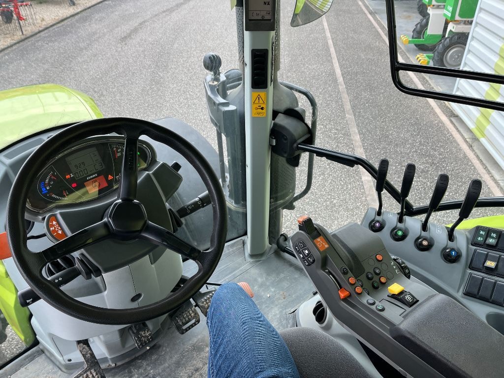 Tracteur CLAAS ARION 530 + Cemis 1200 - photo slide 10