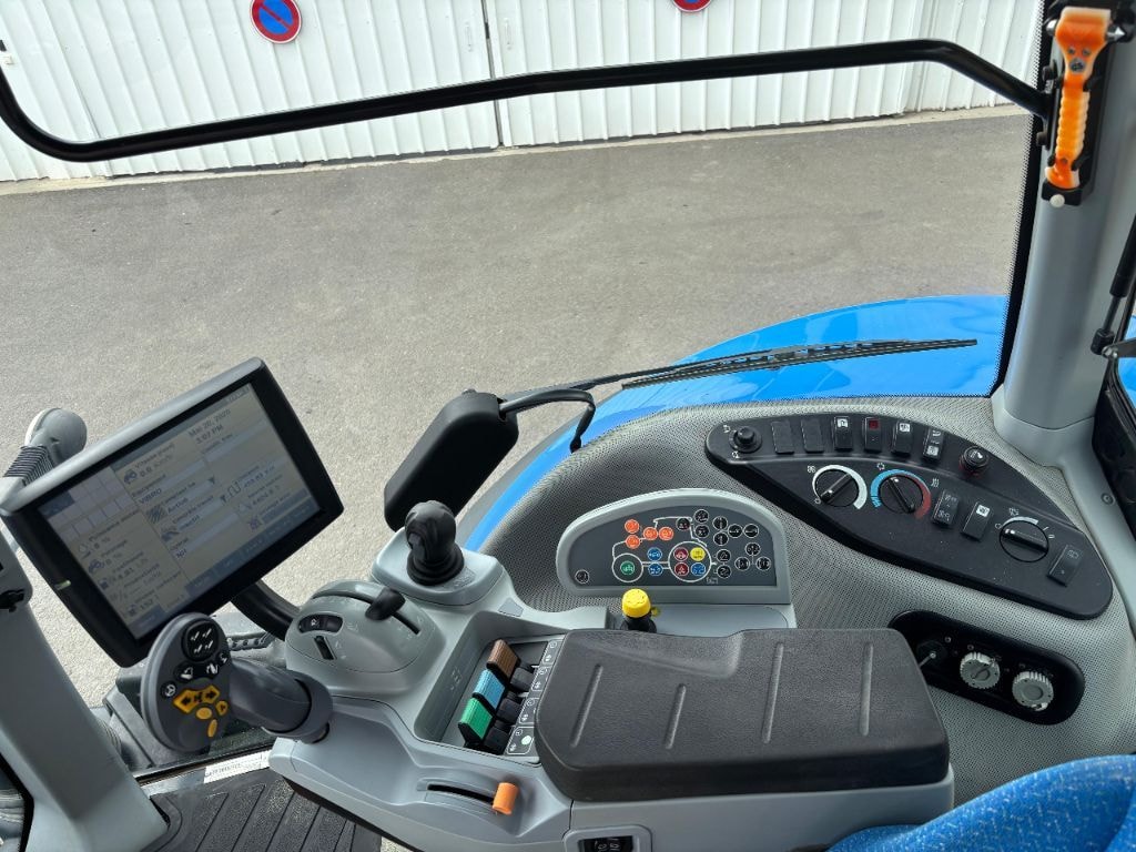 Tracteur NEW HOLLAND T8.360  - photo slide 12