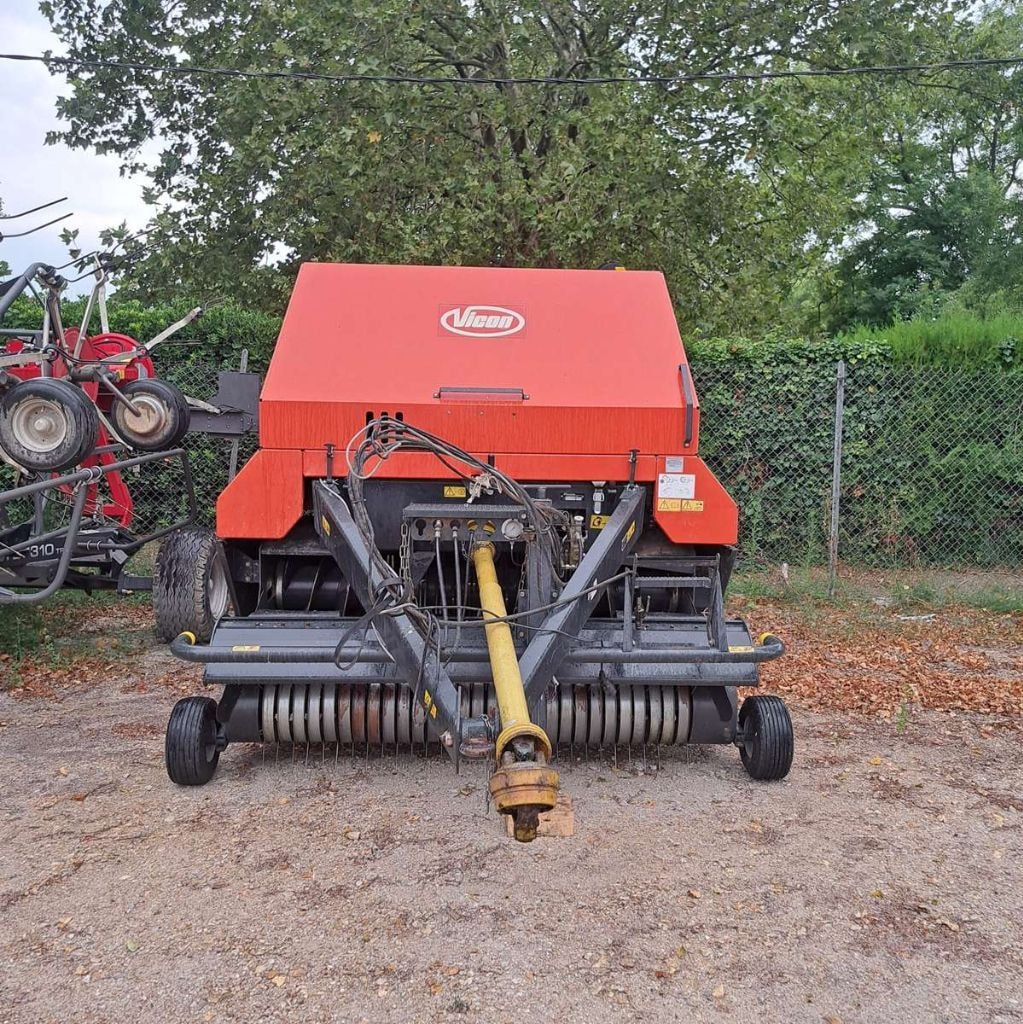 Presse balles rondes VICON RF 124 - photo slide 3