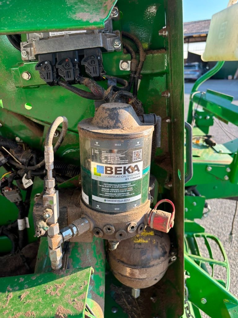 Presse enrubanneuse JOHN DEERE C441R - 25 COUTEAUX - photo slide 15