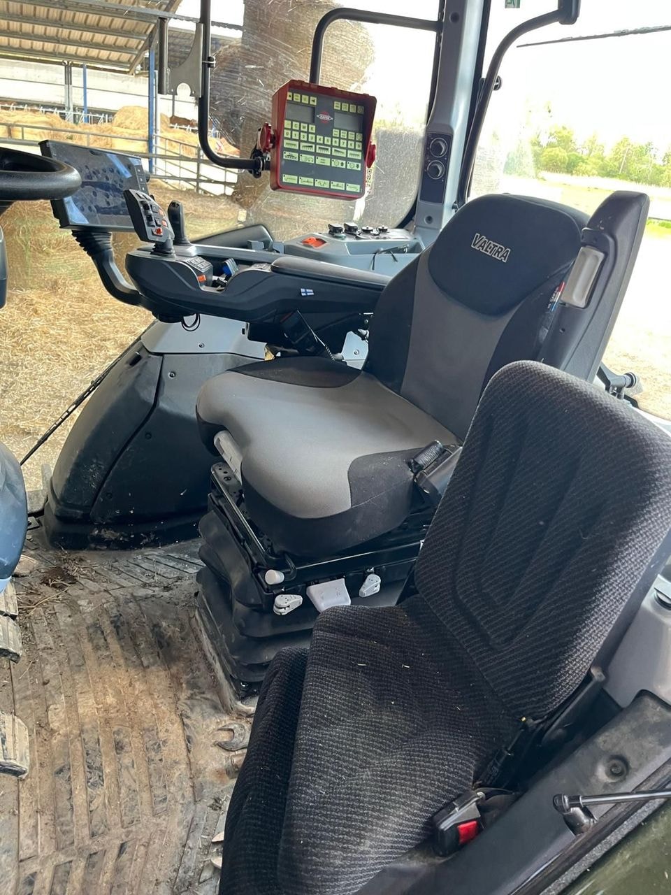 Tracteur VALTRA N 155 UNLIMITED - photo slide 15