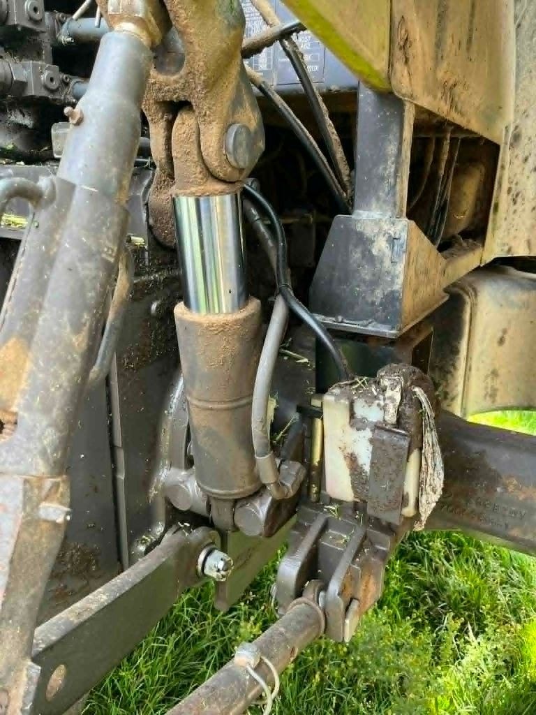 Tracteur CLAAS AXOS 340 - photo slide 13