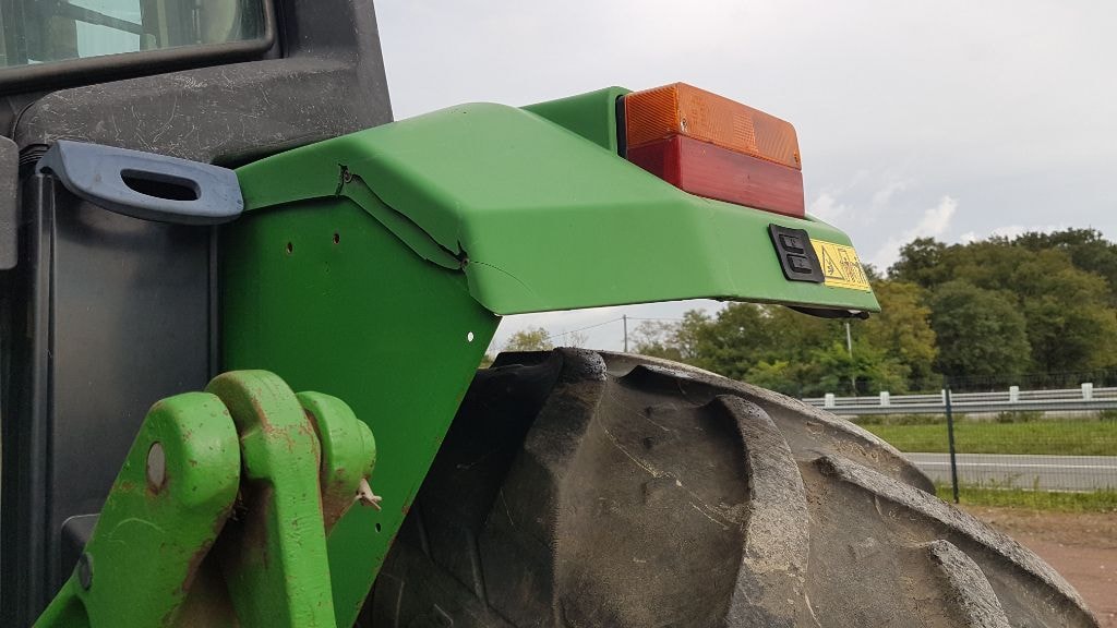 Tracteur chargeur JOHN DEERE 6810 TLS - photo slide 27