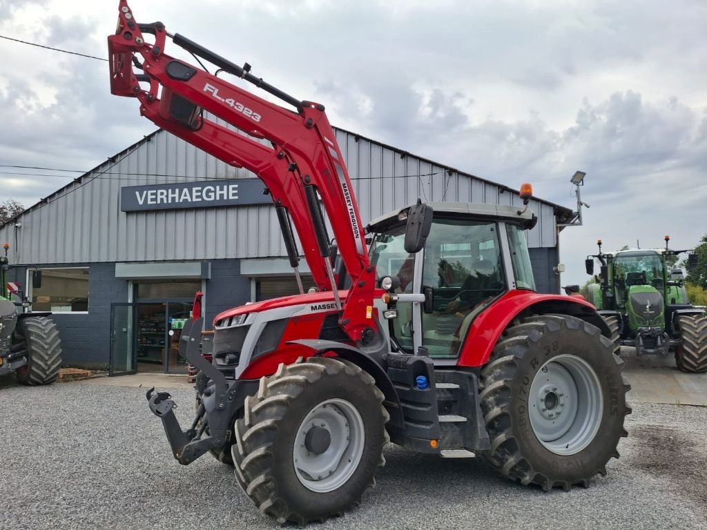 Tracteur chargeur MASSEY FERGUSON 6S155 - photo slide 1
