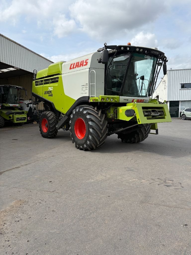 Moissonneuse CLAAS LEXION 750 - photo slide 44