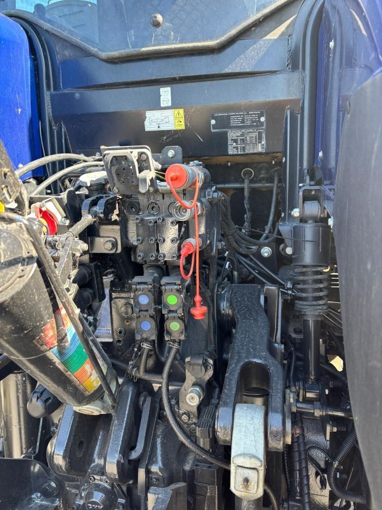 Tracteur NEW HOLLAND T7-315 - photo slide 10