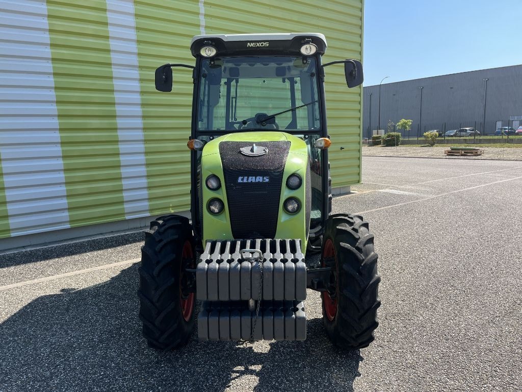 Tracteur fruitier CLAAS NEXOS 230 F  - photo slide 7