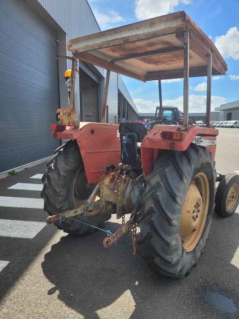 Tracteur MASSEY FERGUSON 245 - photo slide 7