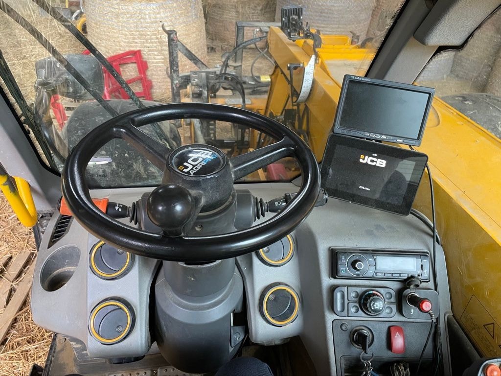 Telescopique JCB 542-70 AGRI PRO - photo slide 13