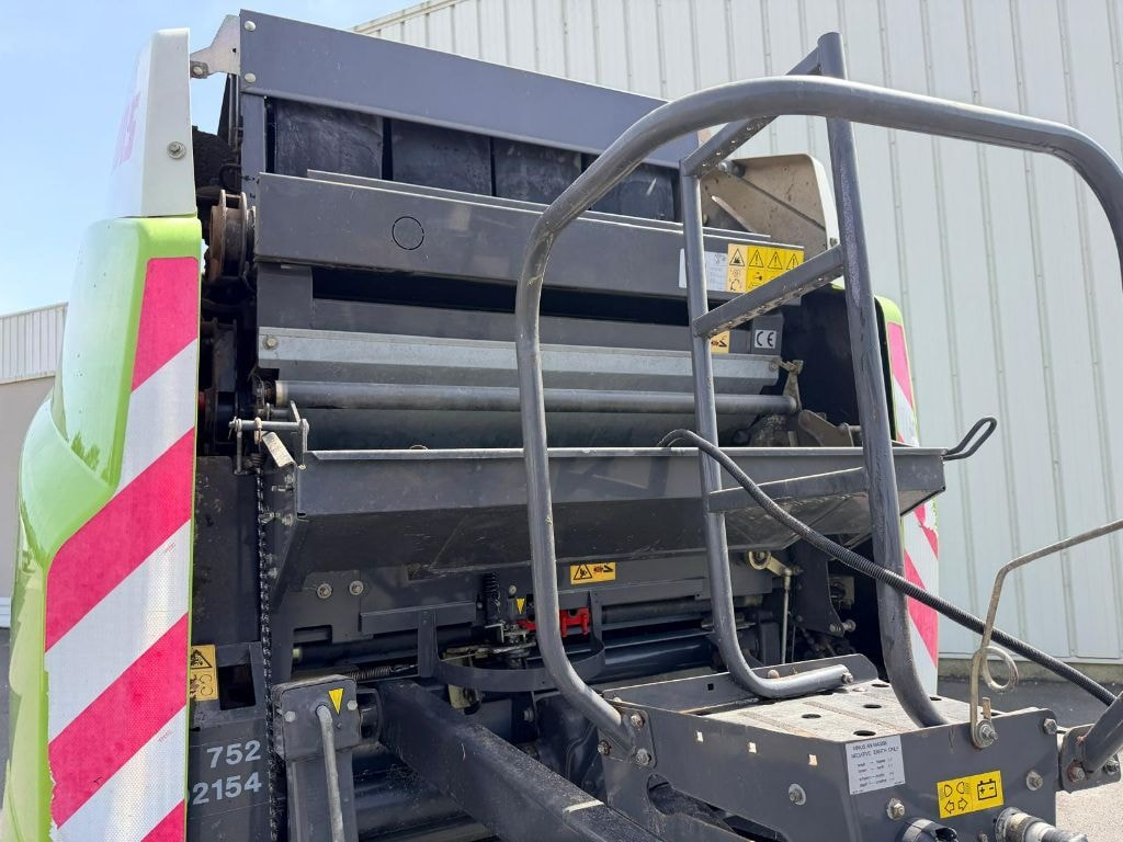 Presse balles rondes CLAAS Variant 380 RF  - photo slide 6