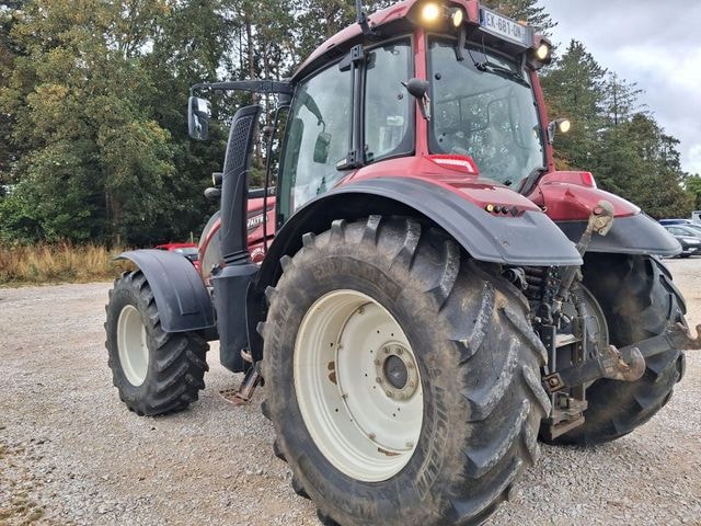 Tracteur VALTRA T144  ACTIVE - photo slide 8
