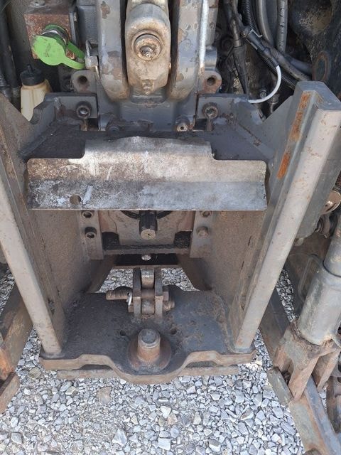 Tracteur VALTRA T144A - photo slide 13