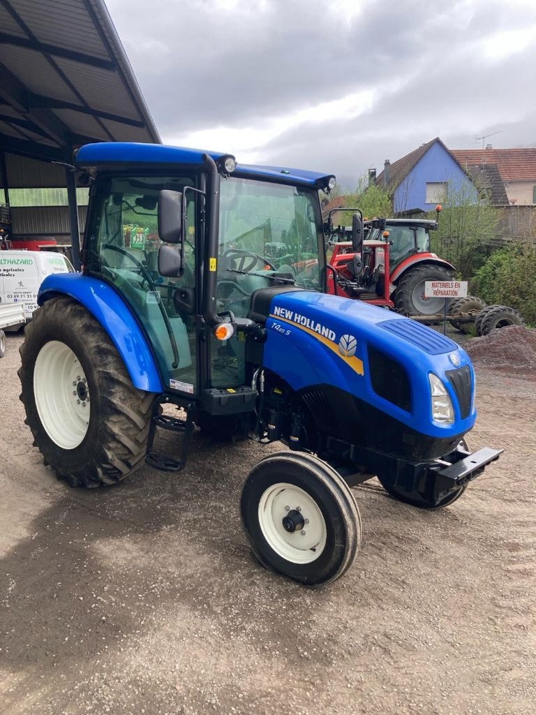 Tracteur NEW HOLLAND T4. 65S - photo slide 1