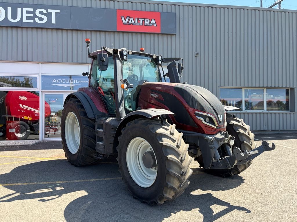 Tracteur VALTRA T175eA - photo slide 5