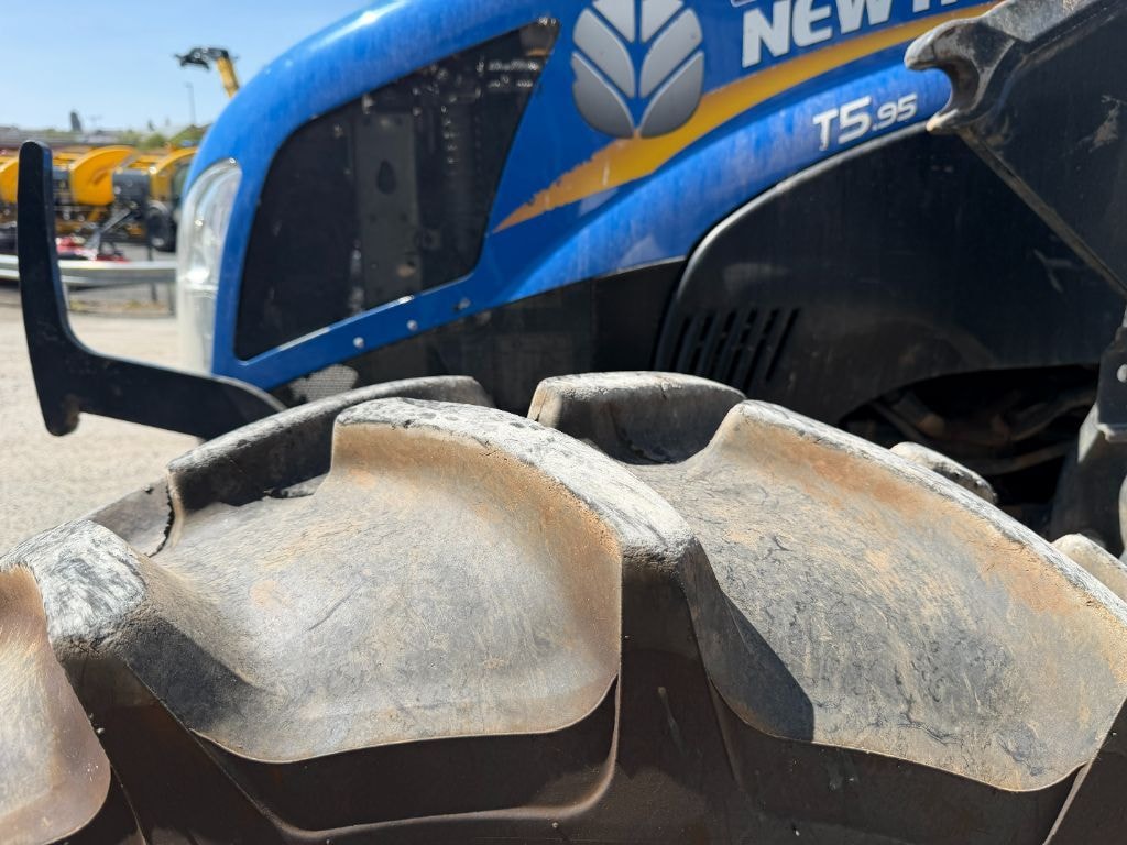 Tracteur chargeur NEW HOLLAND T5.95 DC - photo slide 20