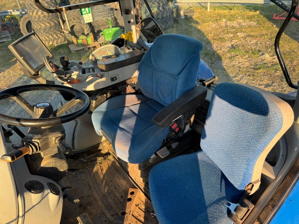 Tracteur NEW HOLLAND T7 200 AUTOCOMMAND - photo slide 7