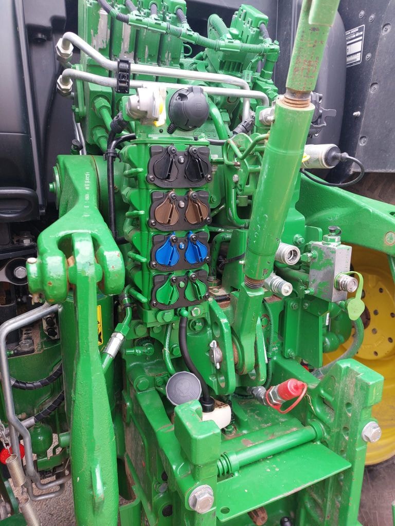Tracteur JOHN DEERE 6R155 - photo slide 6