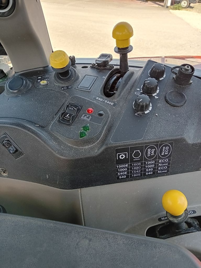 Tracteur chargeur CASE IH LUXXUM 100 - photo slide 10