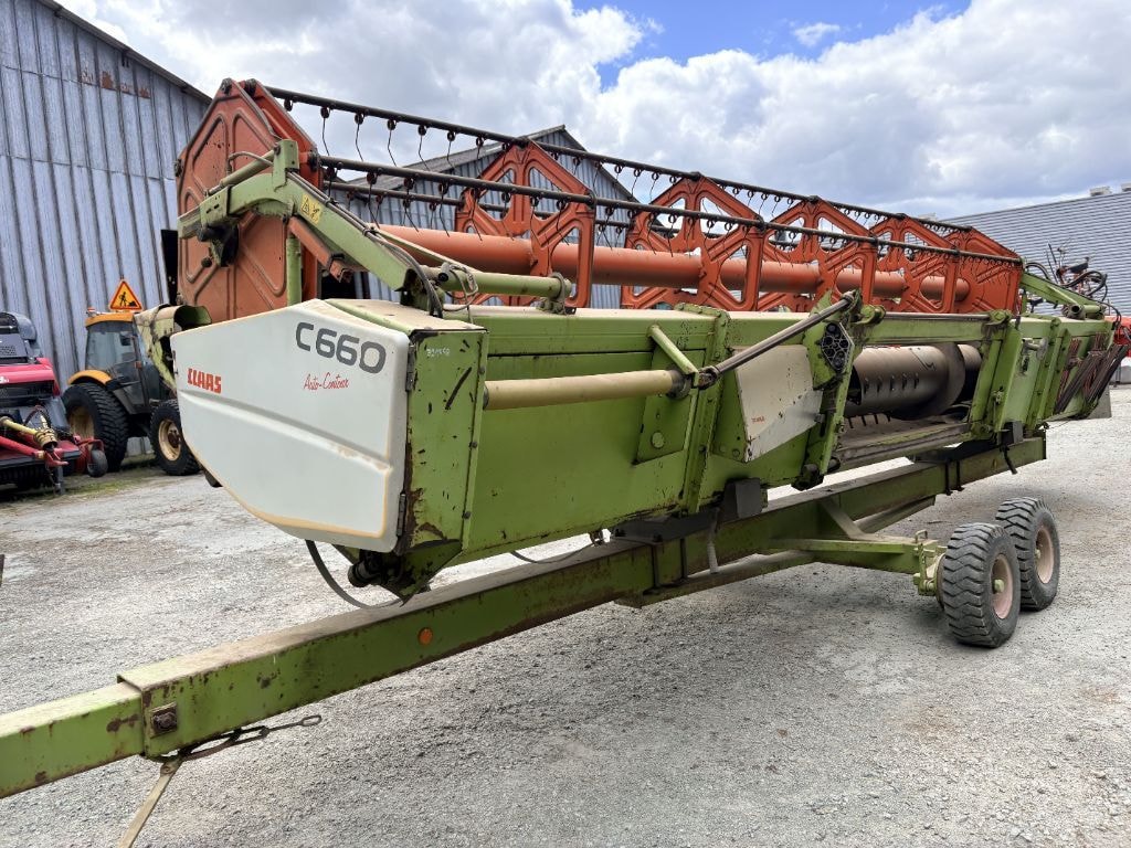 Moissonneuse CLAAS LEXION 550 2RM - photo slide 16