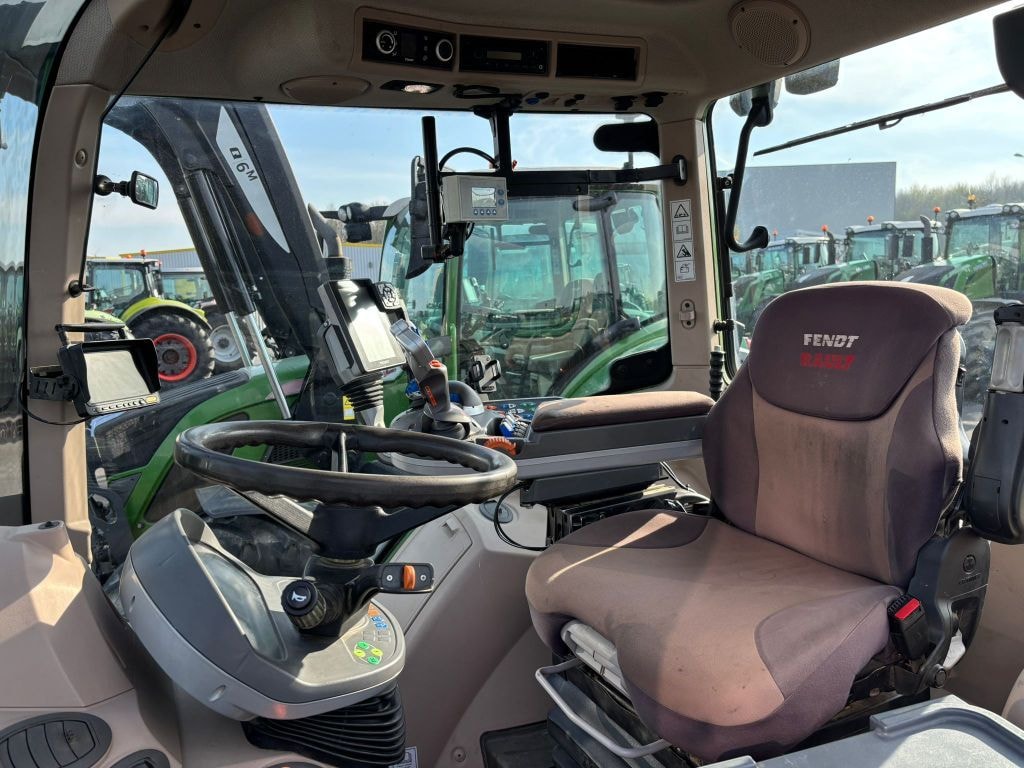 Tracteur chargeur FENDT 513 - photo slide 13