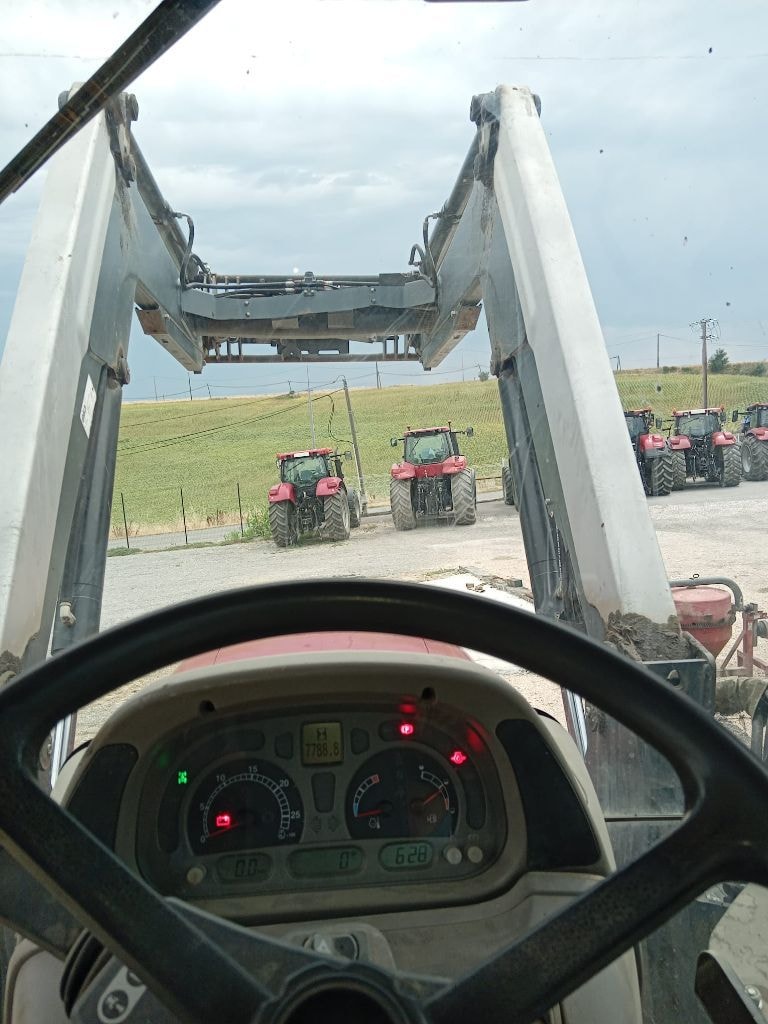 Tracteur chargeur CASE IH MAXXUM 115 - photo slide 11