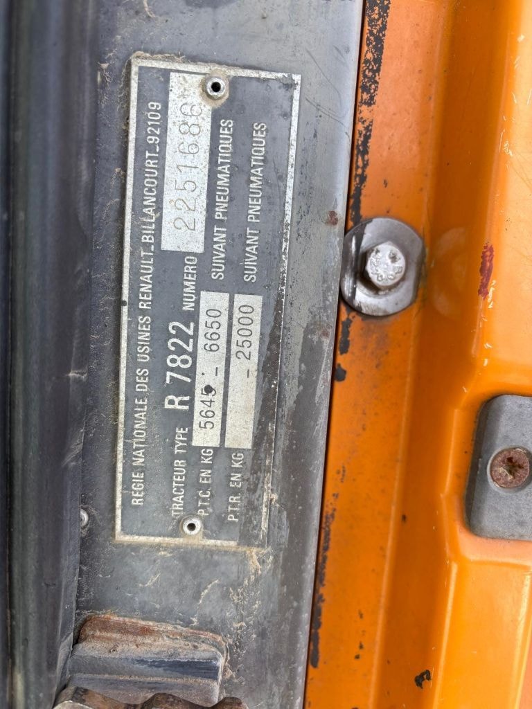 Tracteur RENAULT 103-14 - photo slide 21
