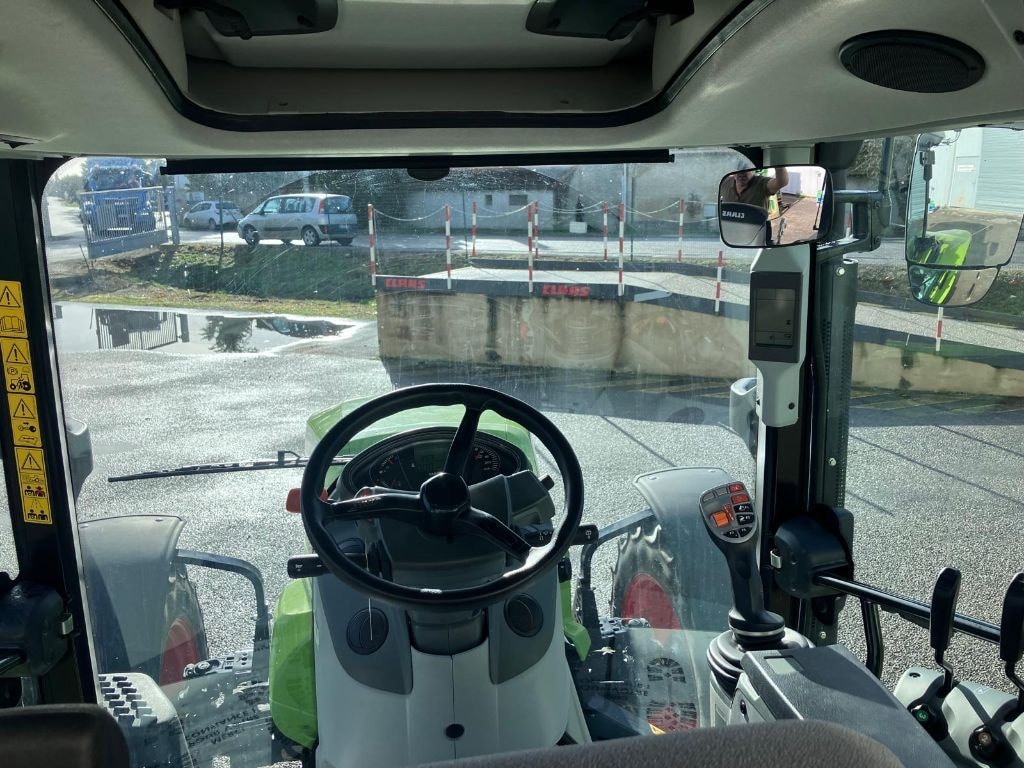 Tracteur CLAAS ARION 410 - photo slide 17